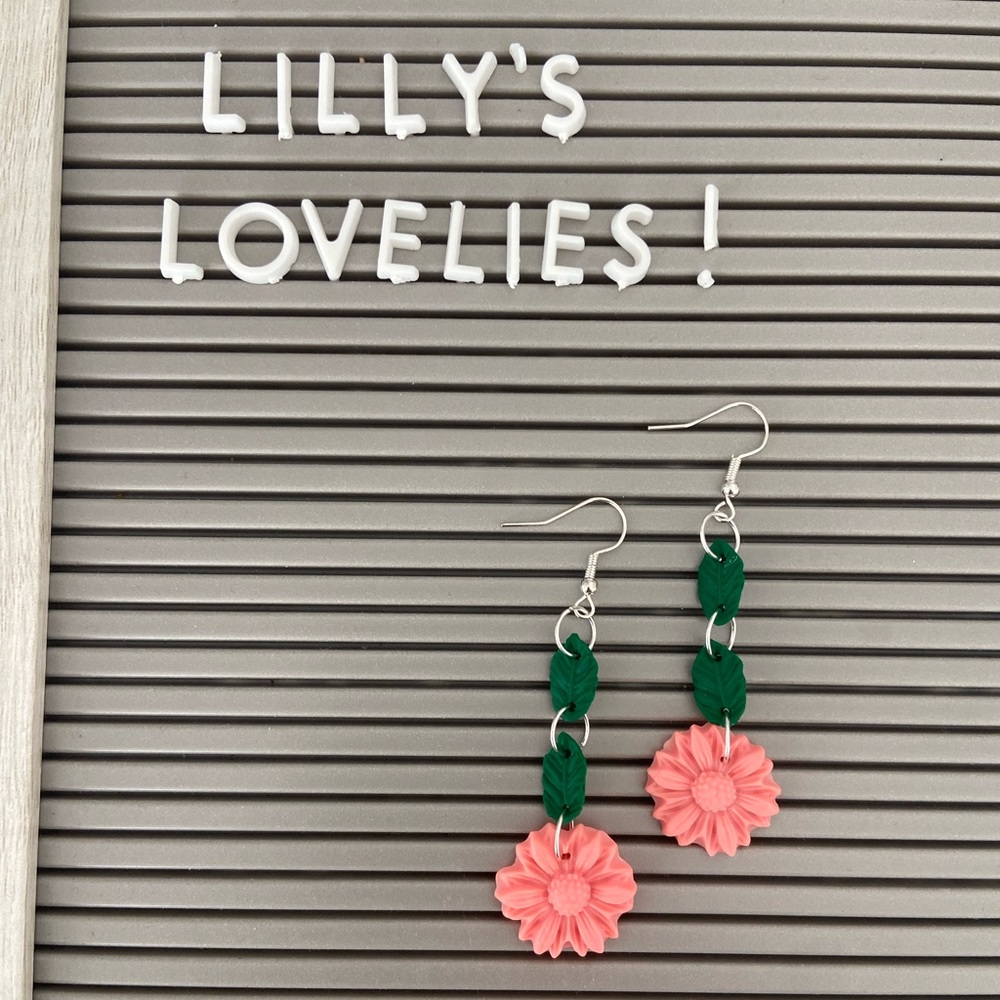 Handmade floral earrings by Lilly’s Lovelies.
